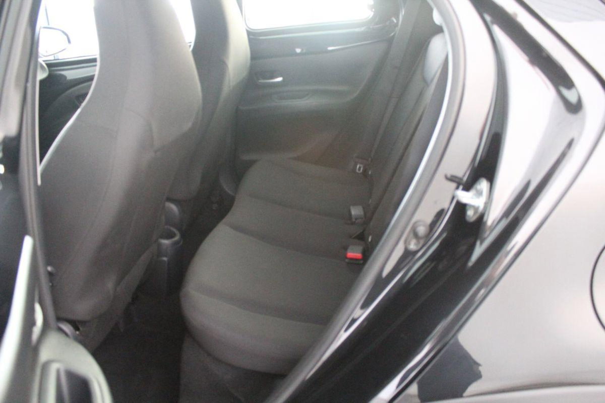 Toyota Aygo X 1.0 VVT-i 72 CV 5 porte Limited Air (13)