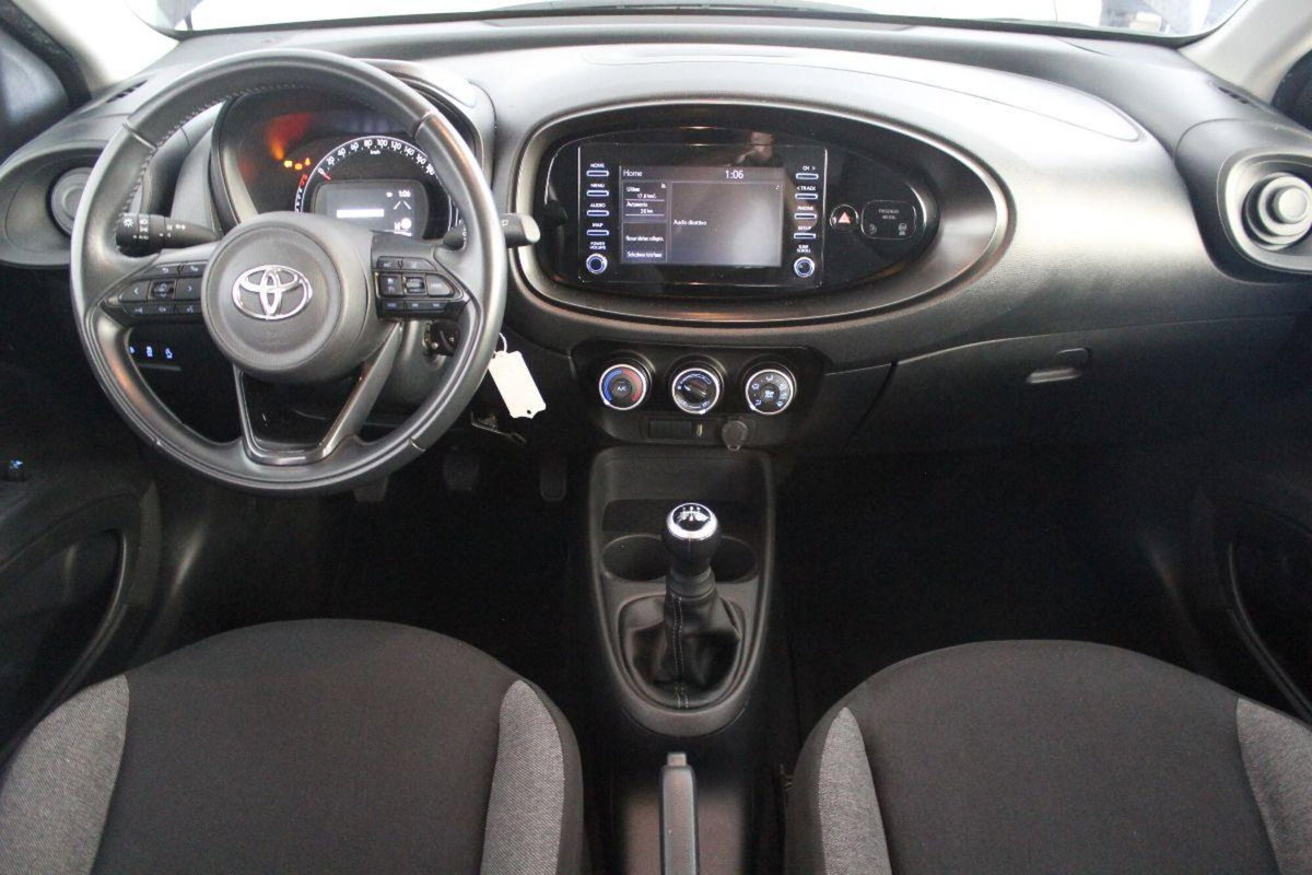 Toyota Aygo X 1.0 VVT-i 72 CV 5 porte Limited Air (7)