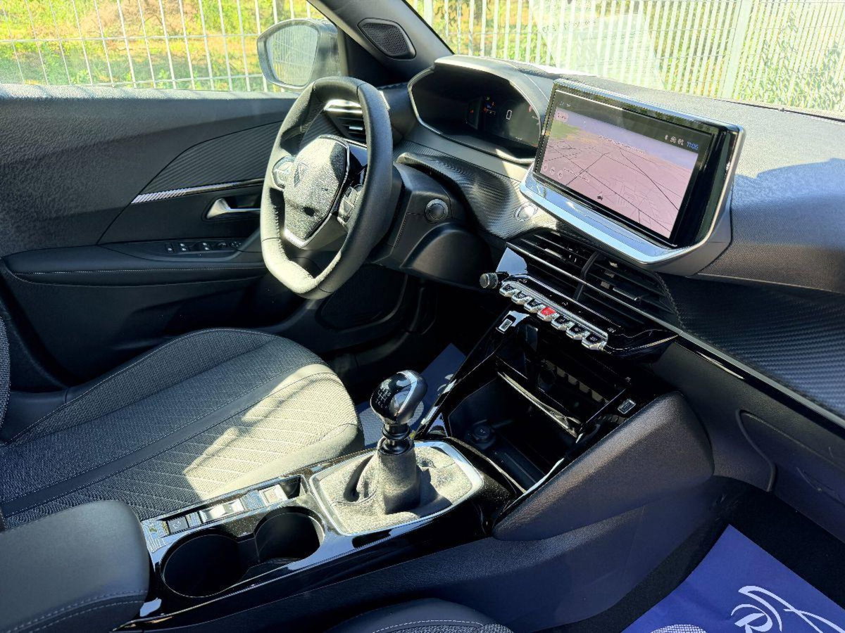 Peugeot 2008 PureTech 100 S&S Allure (10)