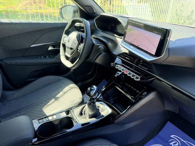 Peugeot 2008 PureTech 100 S&S Allure (10)