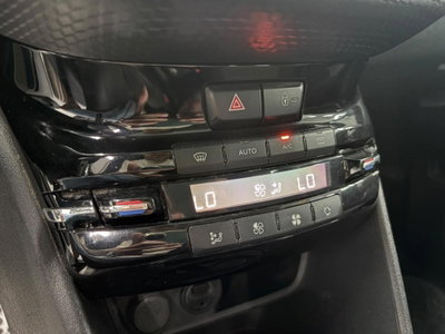 Peugeot 208 100 5 porte GT Line (16)