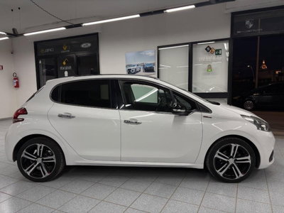 Peugeot 208 100 5 porte GT Line (3)