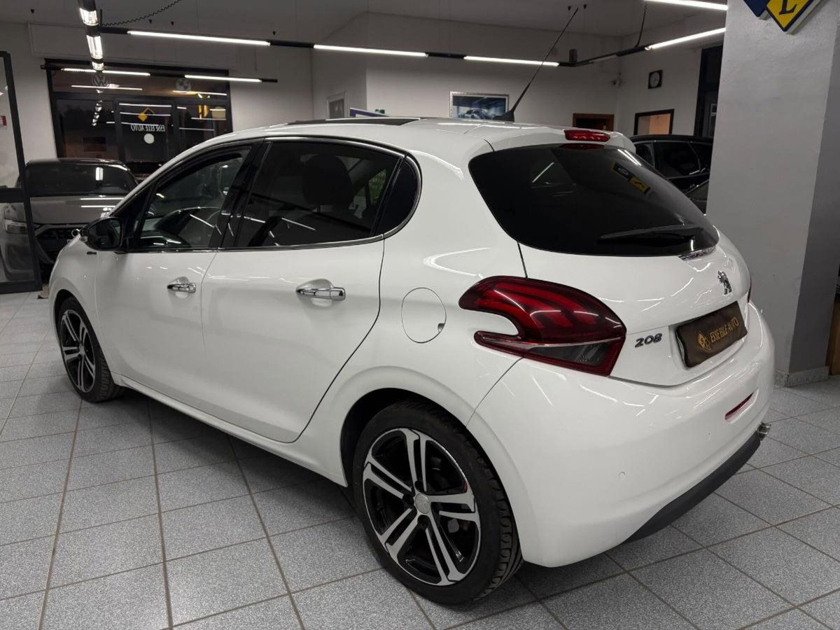 Peugeot 208 100 5 porte GT Line (6)