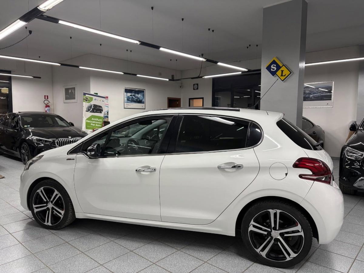 Peugeot 208 100 5 porte GT Line (7)