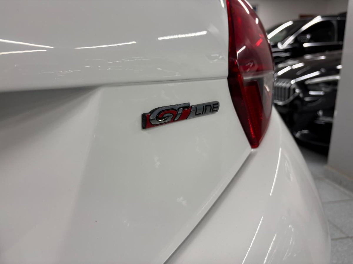 Peugeot 208 100 5 porte GT Line (8)