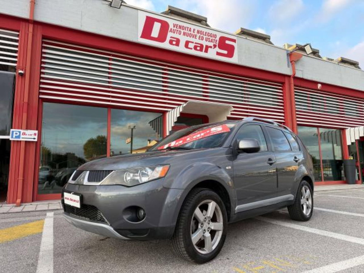 Mitsubishi Outlander 2.0 DI-D Instyle 7 p.ti DPF