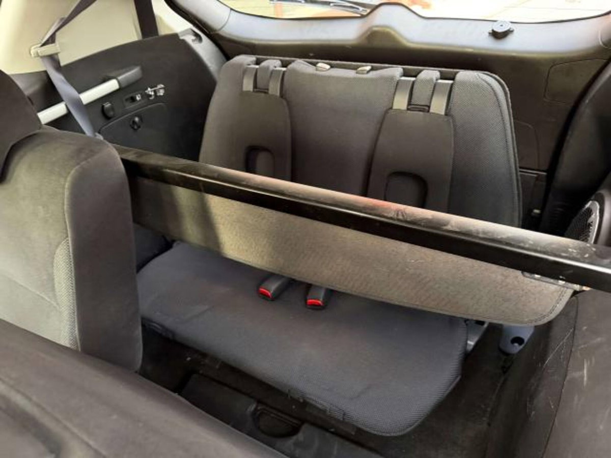 Mitsubishi Outlander 2.0 DI-D Instyle 7 p.ti DPF (13)