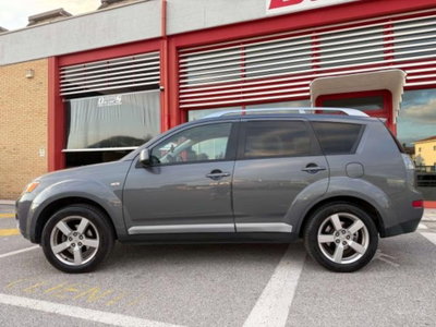 Mitsubishi Outlander 2.0 DI-D Instyle 7 p.ti DPF (3)