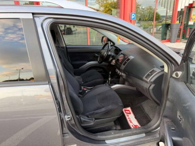 Mitsubishi Outlander 2.0 DI-D Instyle 7 p.ti DPF (8)