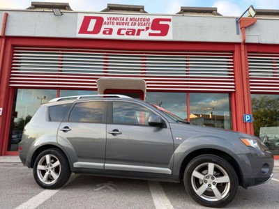 Mitsubishi Outlander 2.0 DI-D Instyle 7 p.ti DPF (9)