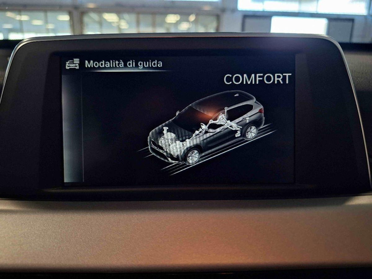 BMW X1 sDrive18d Business (18)