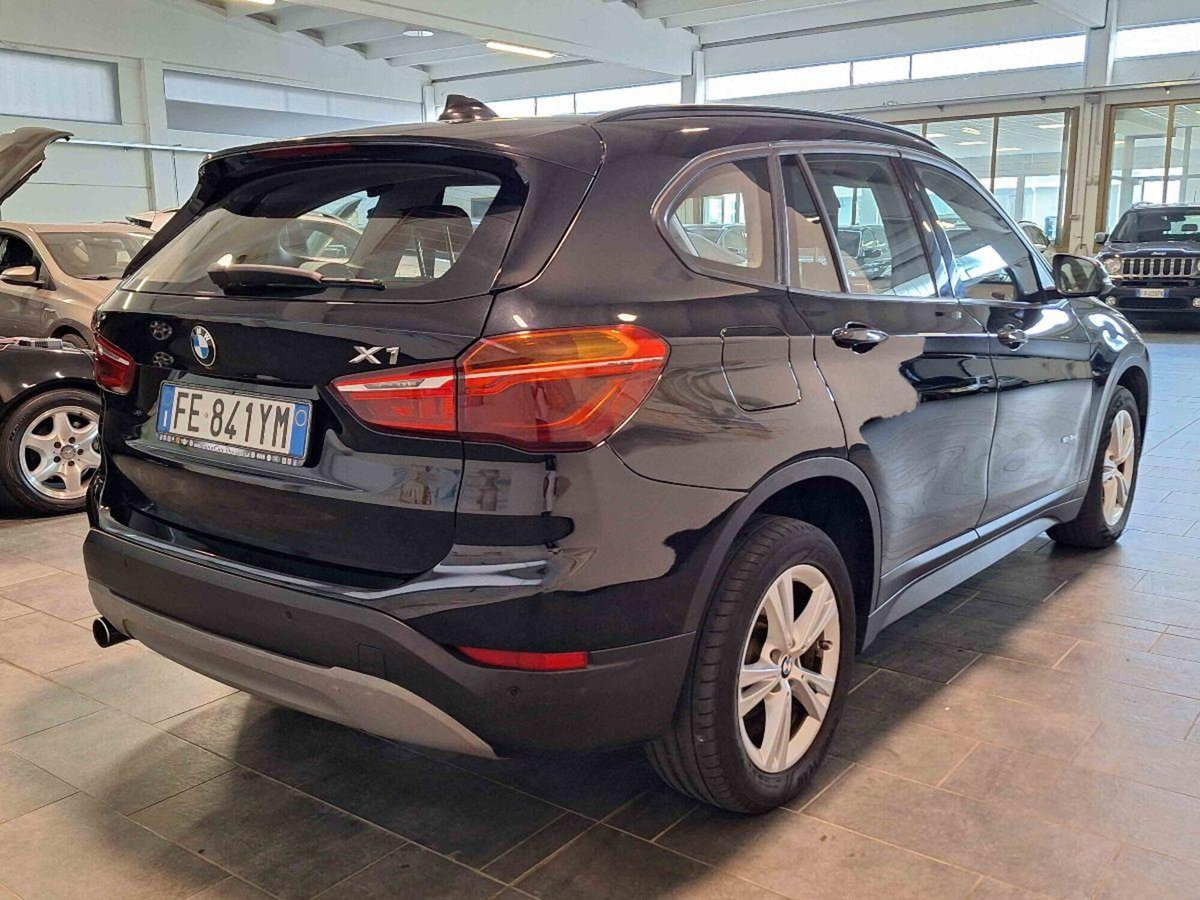 BMW X1 sDrive18d Business (3)