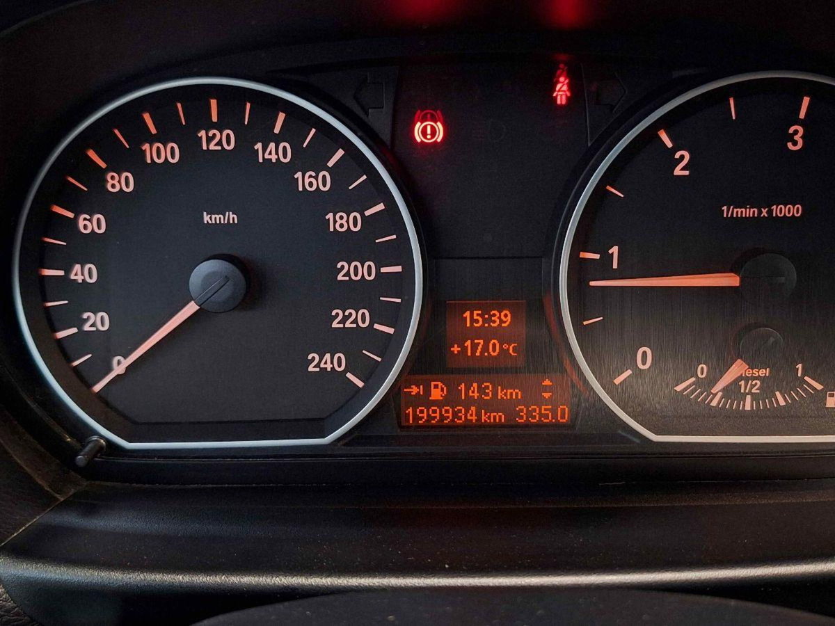 BMW Serie 1 Cabrio 118d 2.0 143CV  Eletta (11)