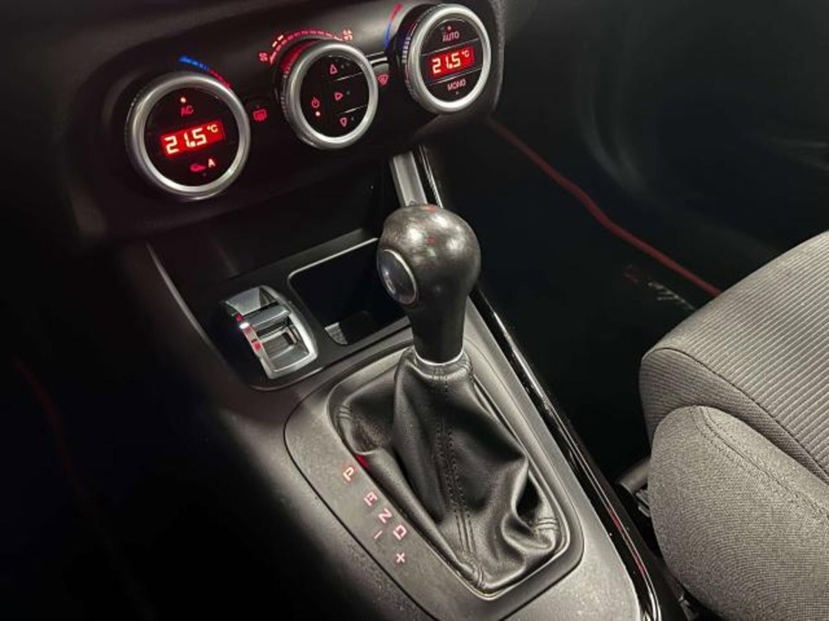 Alfa Romeo Giulietta 1.4 Turbo multiair Distinctive 170cv (14)