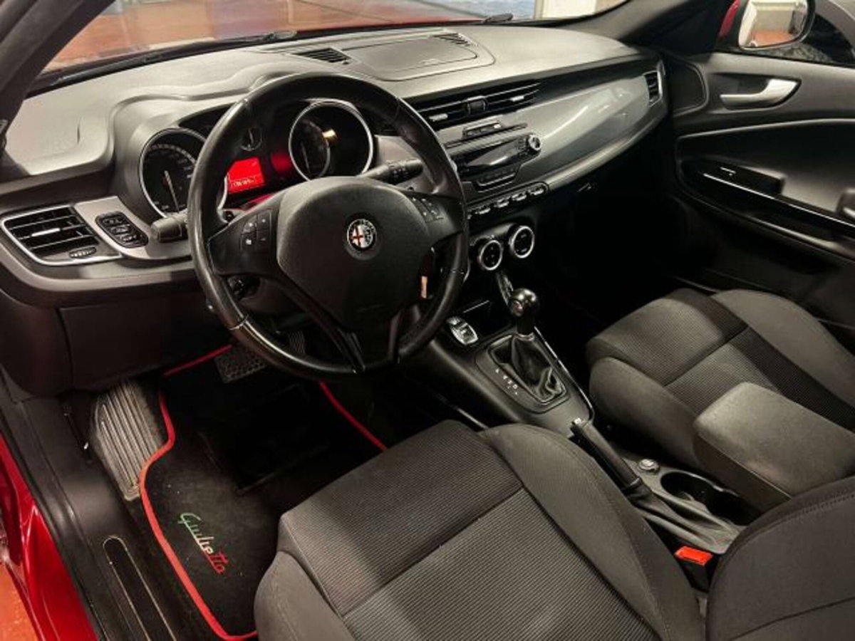 Alfa Romeo Giulietta 1.4 Turbo multiair Distinctive 170cv (6)