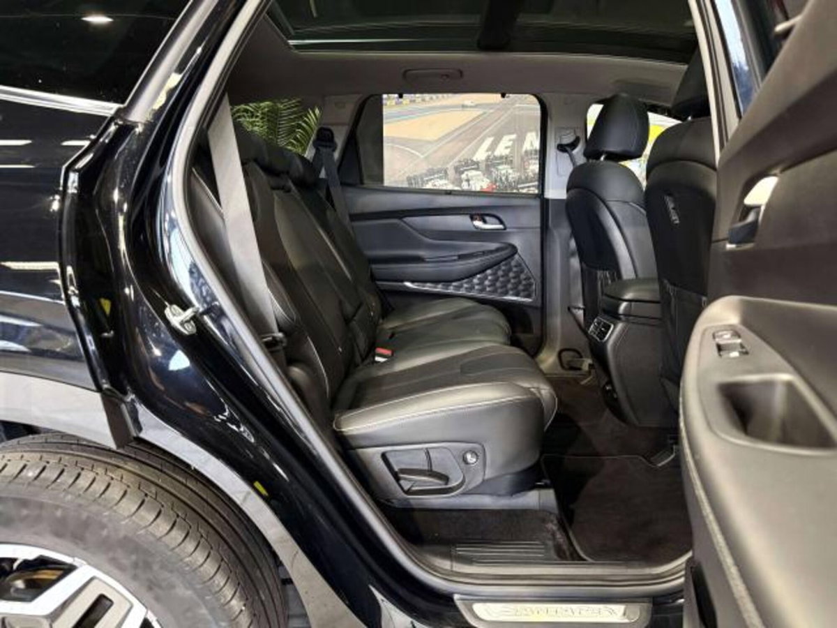 Hyundai Santa Fe 1.6 T-GDI HEV 4WD AT 7p. 20th Anniversary (11)