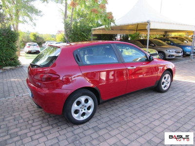 Alfa Romeo 147 1.9 JTD (120) 5 porte Exclusive (5)