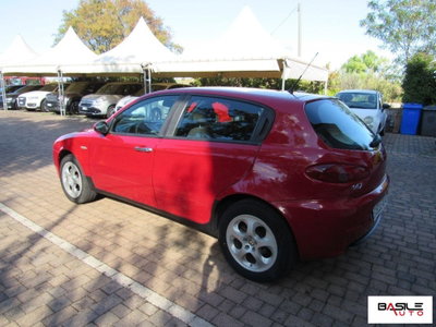 Alfa Romeo 147 1.9 JTD (120) 5 porte Exclusive (6)