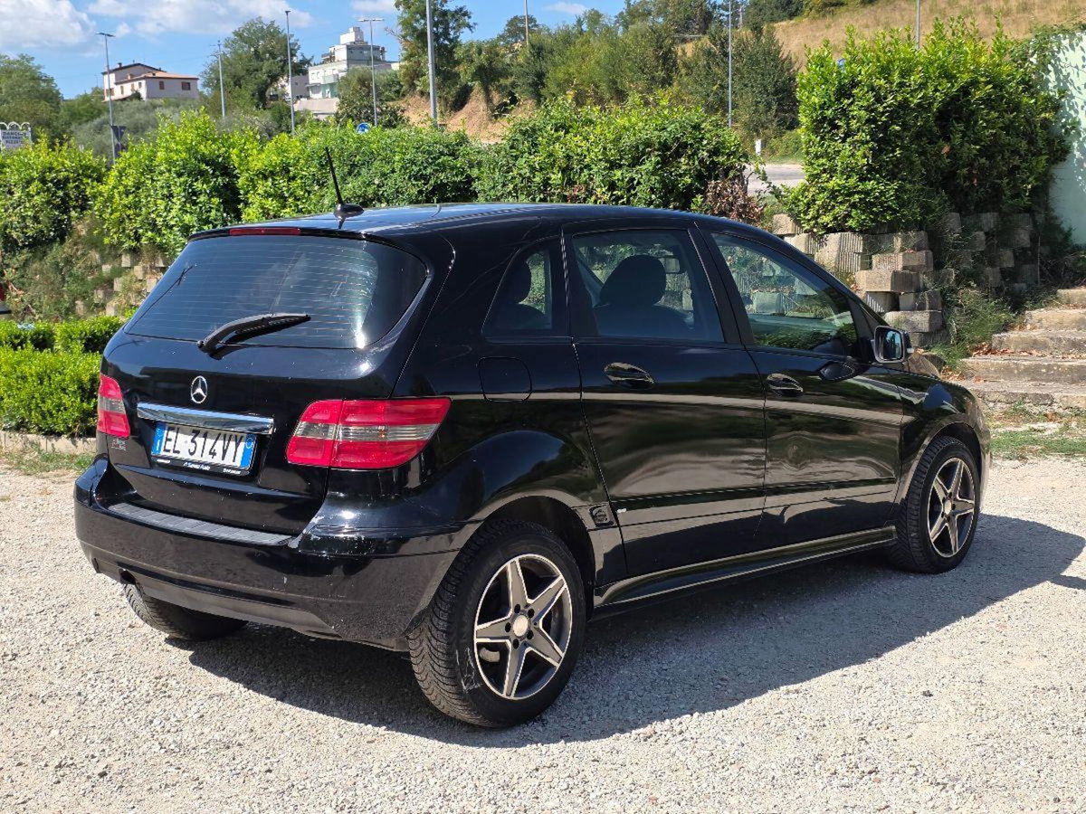 Mercedes-Benz Classe B 170 NGT BlueEFFICIENCY Chrome (6)