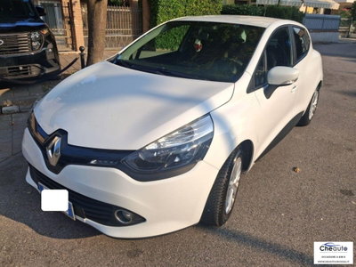 Renault Clio 1.2 75CV 5 porte Wave usata