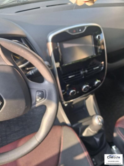 Renault Clio 1.2 75CV 5 porte Wave (8)