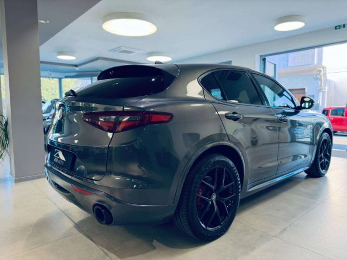 Alfa Romeo Stelvio 2.2 t Veloce Q4 210cv auto (4)