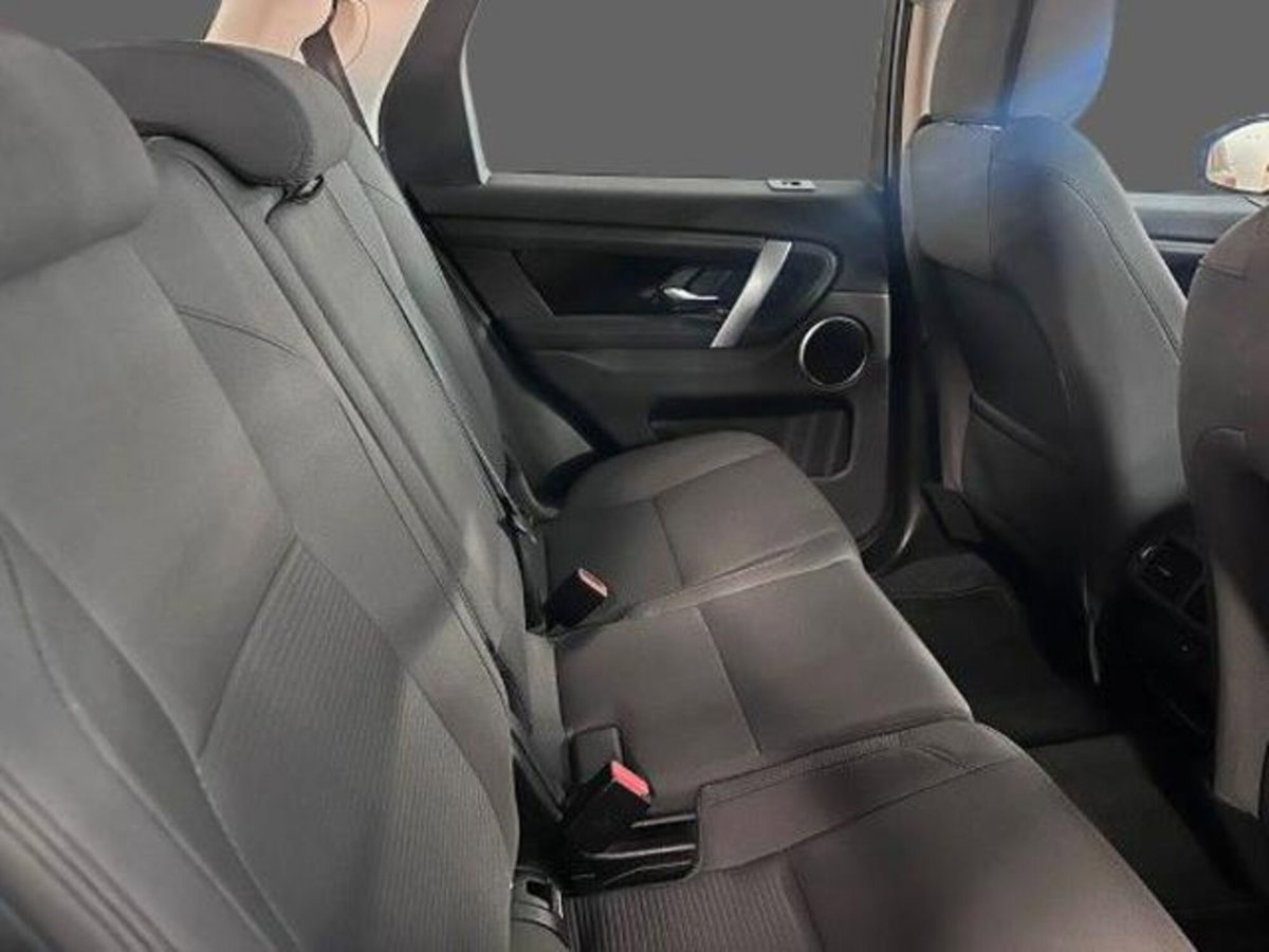 Land Rover Discovery Sport 2.0 TD4 180 CV AWD Auto (4)