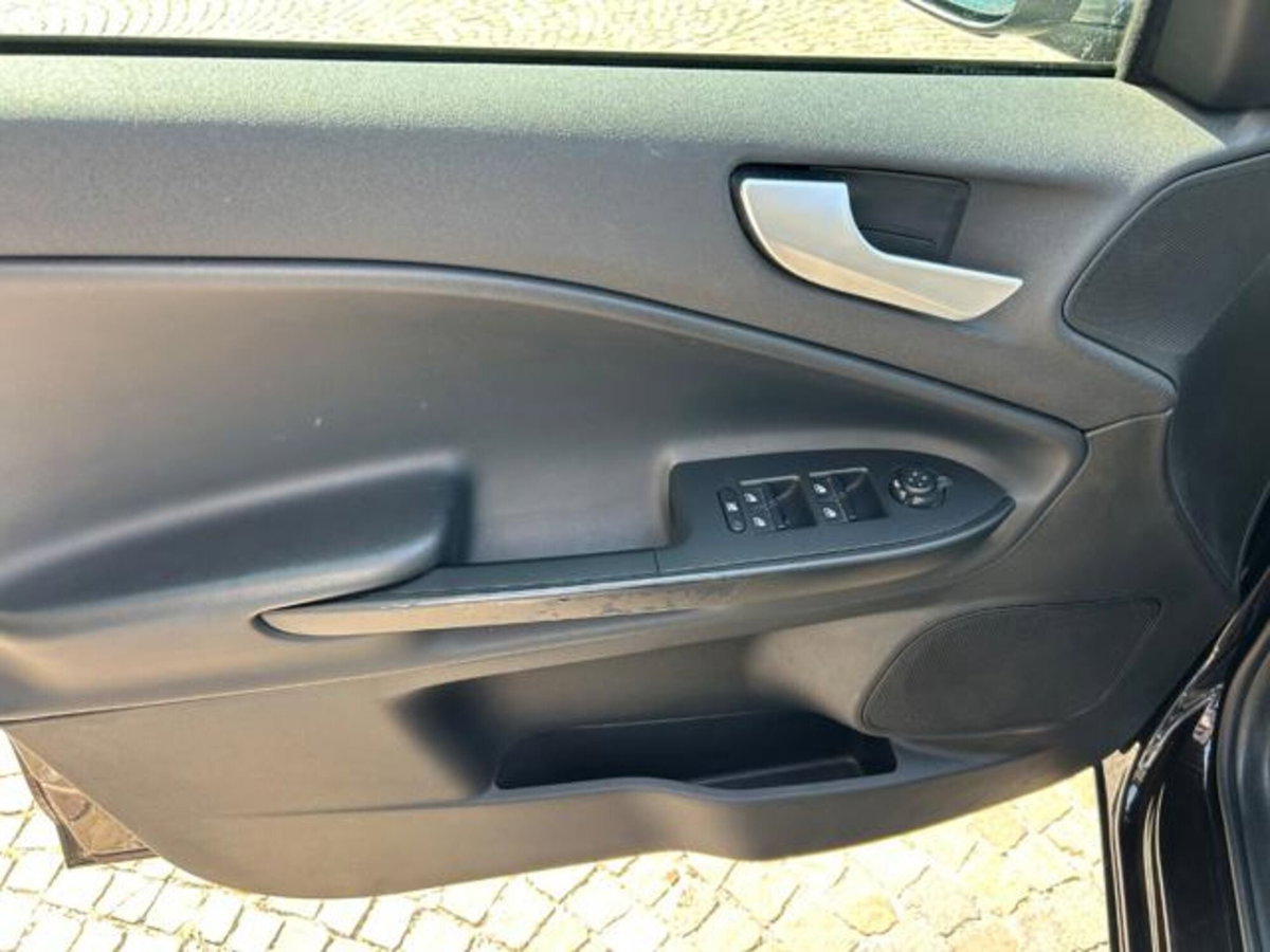 Alfa Romeo Giulietta 1.6 JTDm Giulietta 120cv (8)