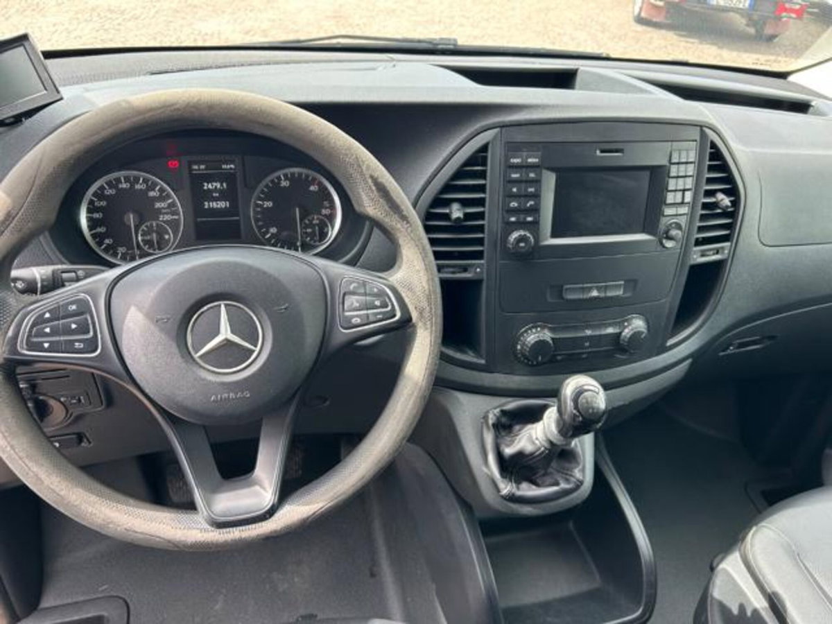 Mercedes-Benz Vito 1.6 111 CDI PC Mixto Compact (8)