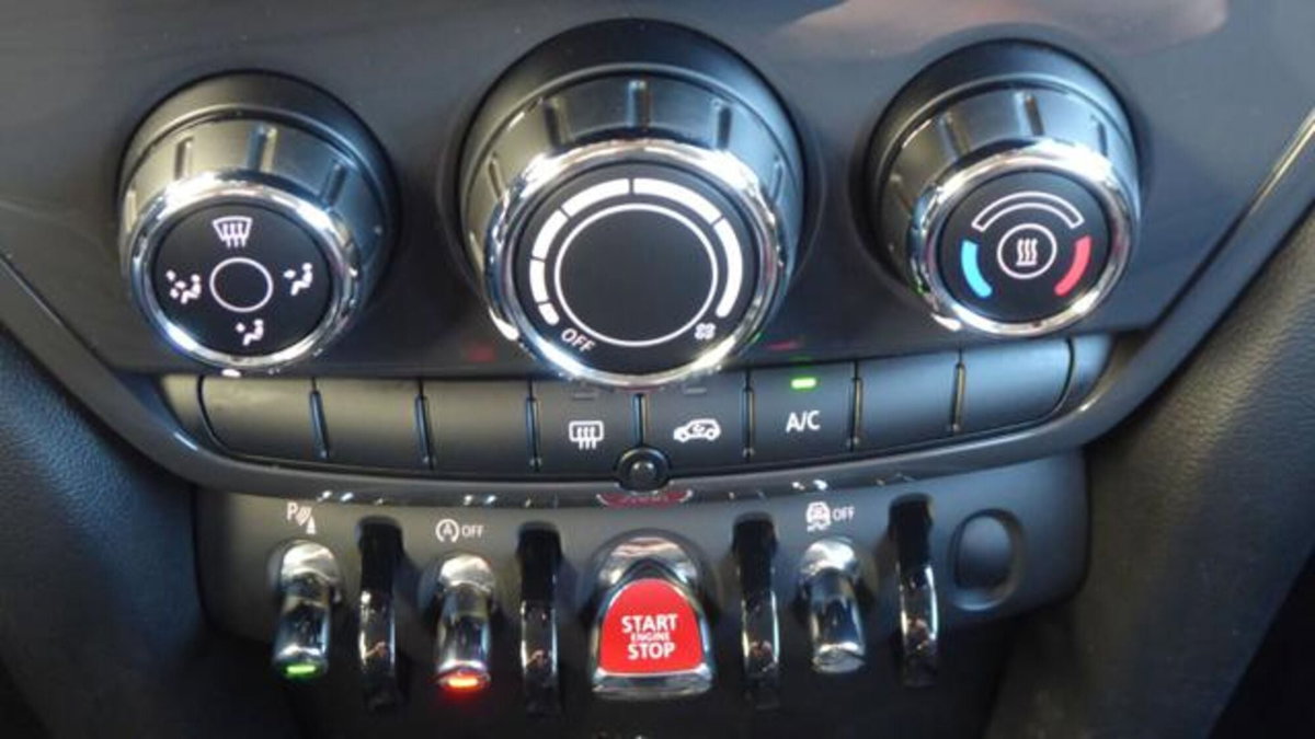 MINI Mini Countryman 2.0 Cooper D Essential Countryman (13)