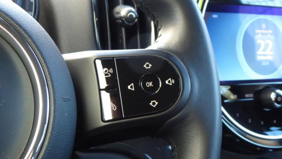 MINI Mini Countryman 2.0 Cooper D Essential Countryman (17)