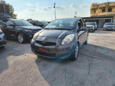 Toyota Yaris 1.3 3 porte Sol (3)