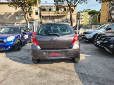 Toyota Yaris 1.3 3 porte Sol (4)