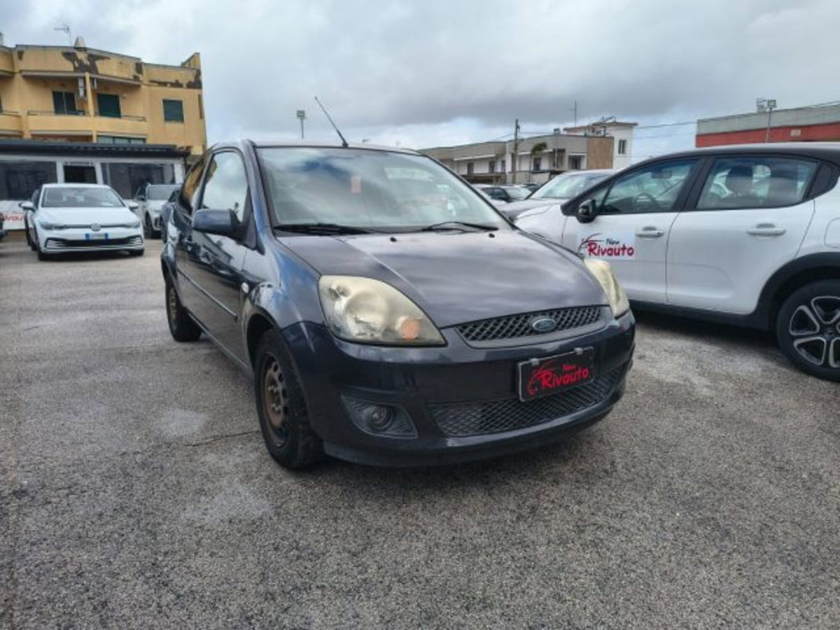 Ford Fiesta 1.2 16V 5p. Clever (2)