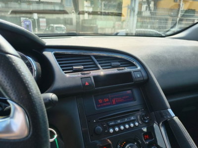 Peugeot 3008 1.6 HDi 115CV Business (8)