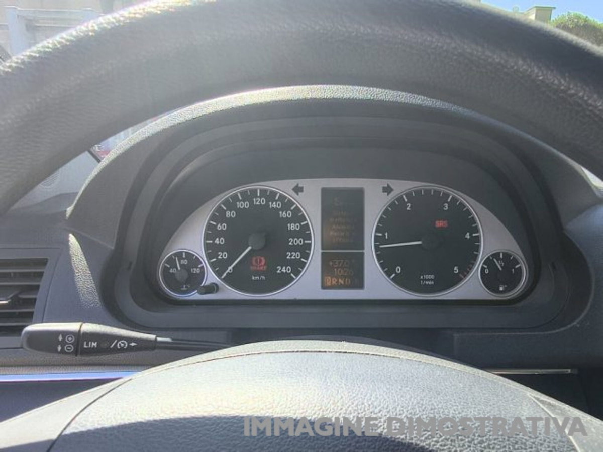 Mercedes-Benz Classe B 180 CDI Executive (11)