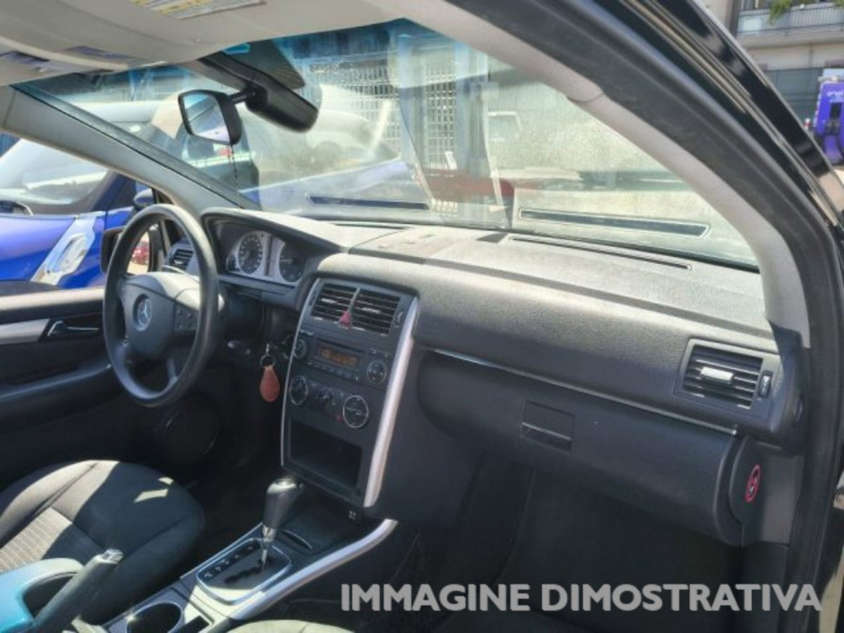 Mercedes-Benz Classe B 180 CDI Executive (7)