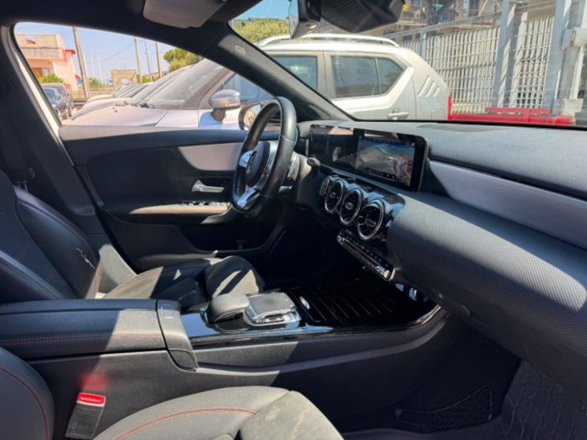 Mercedes-Benz Classe A Sedan 200 Automatic 4p. Premium (13)