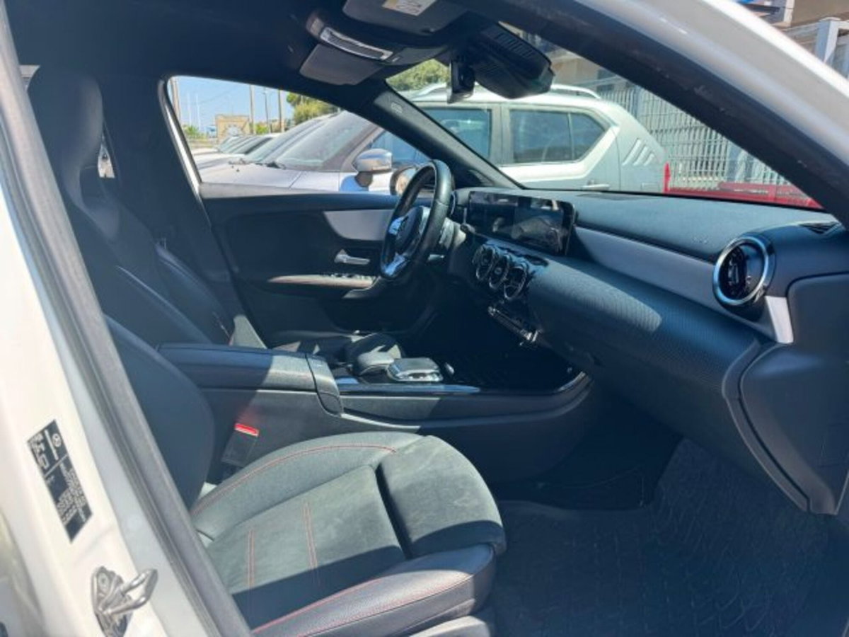 Mercedes-Benz Classe A Sedan 200 Automatic 4p. Premium (15)