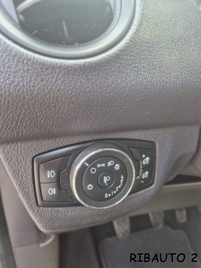 Ford Tourneo Courier 1.0 EcoBoost 100 CV Titanium (12)