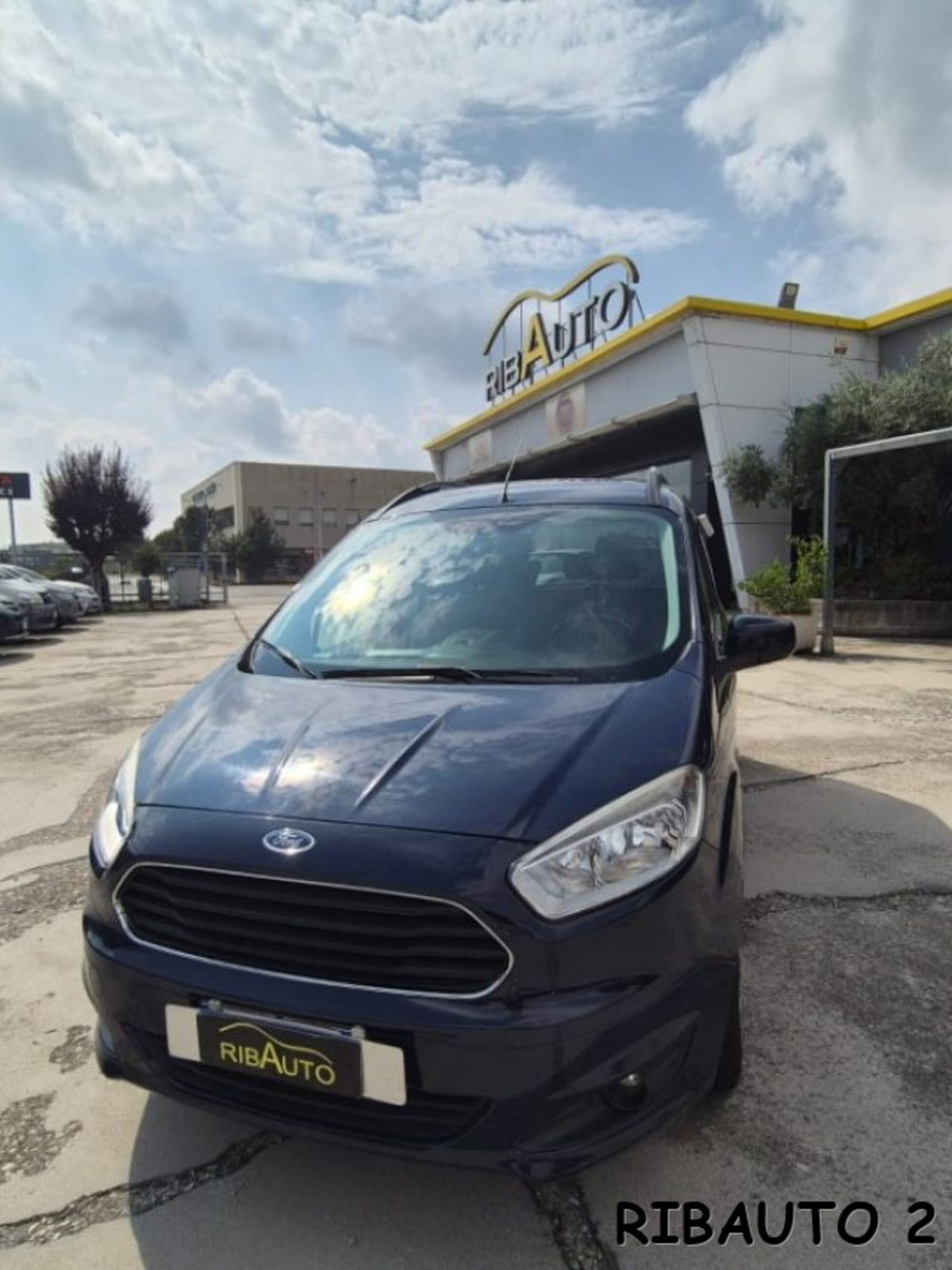 Ford Tourneo Courier 1.0 EcoBoost 100 CV Titanium (14)