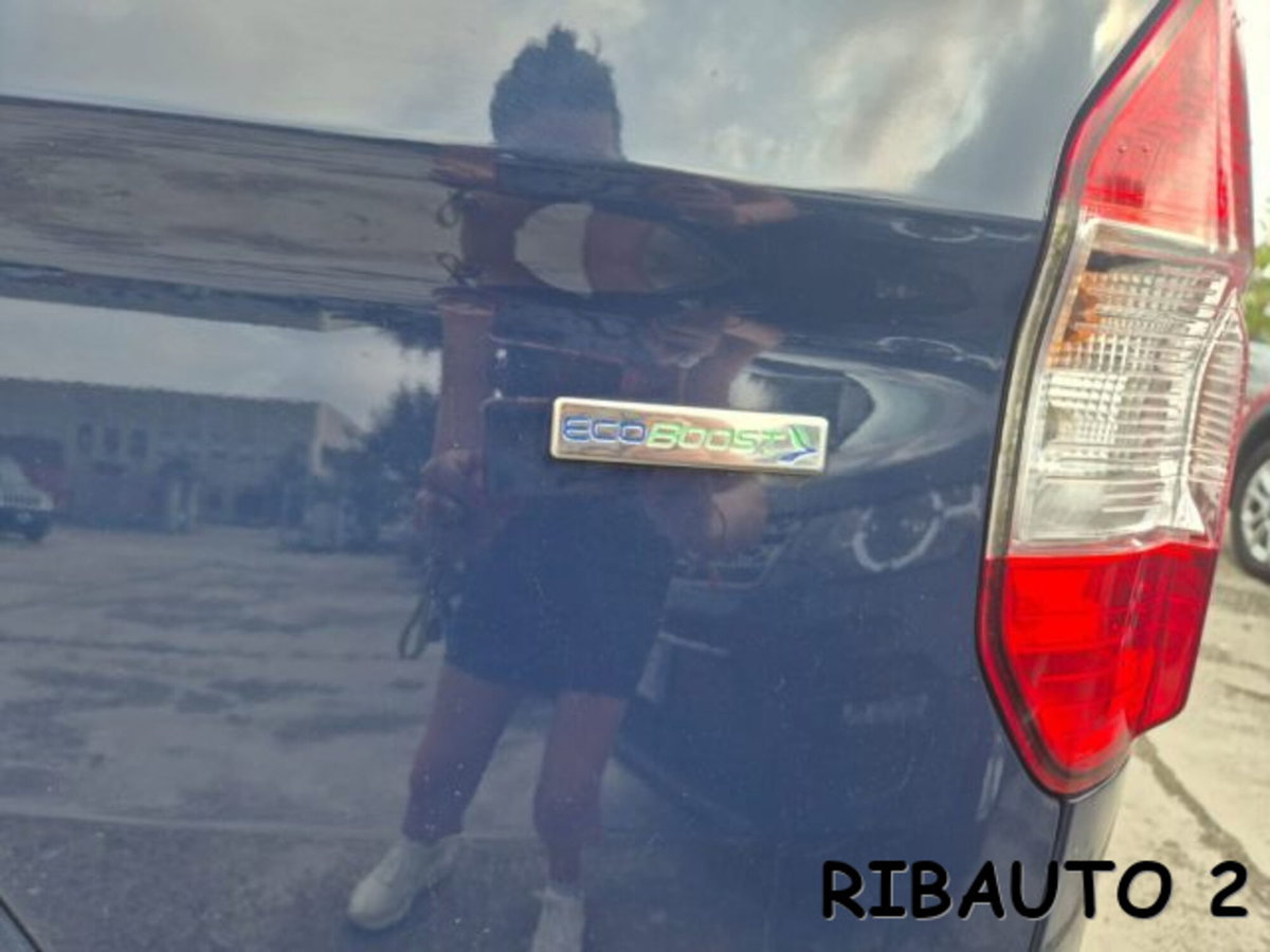 Ford Tourneo Courier 1.0 EcoBoost 100 CV Titanium (19)