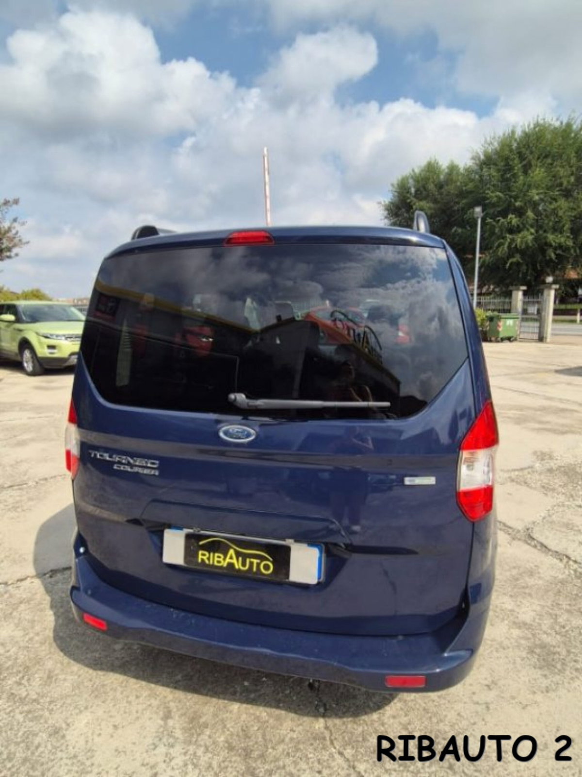 Ford Tourneo Courier 1.0 EcoBoost 100 CV Titanium (4)
