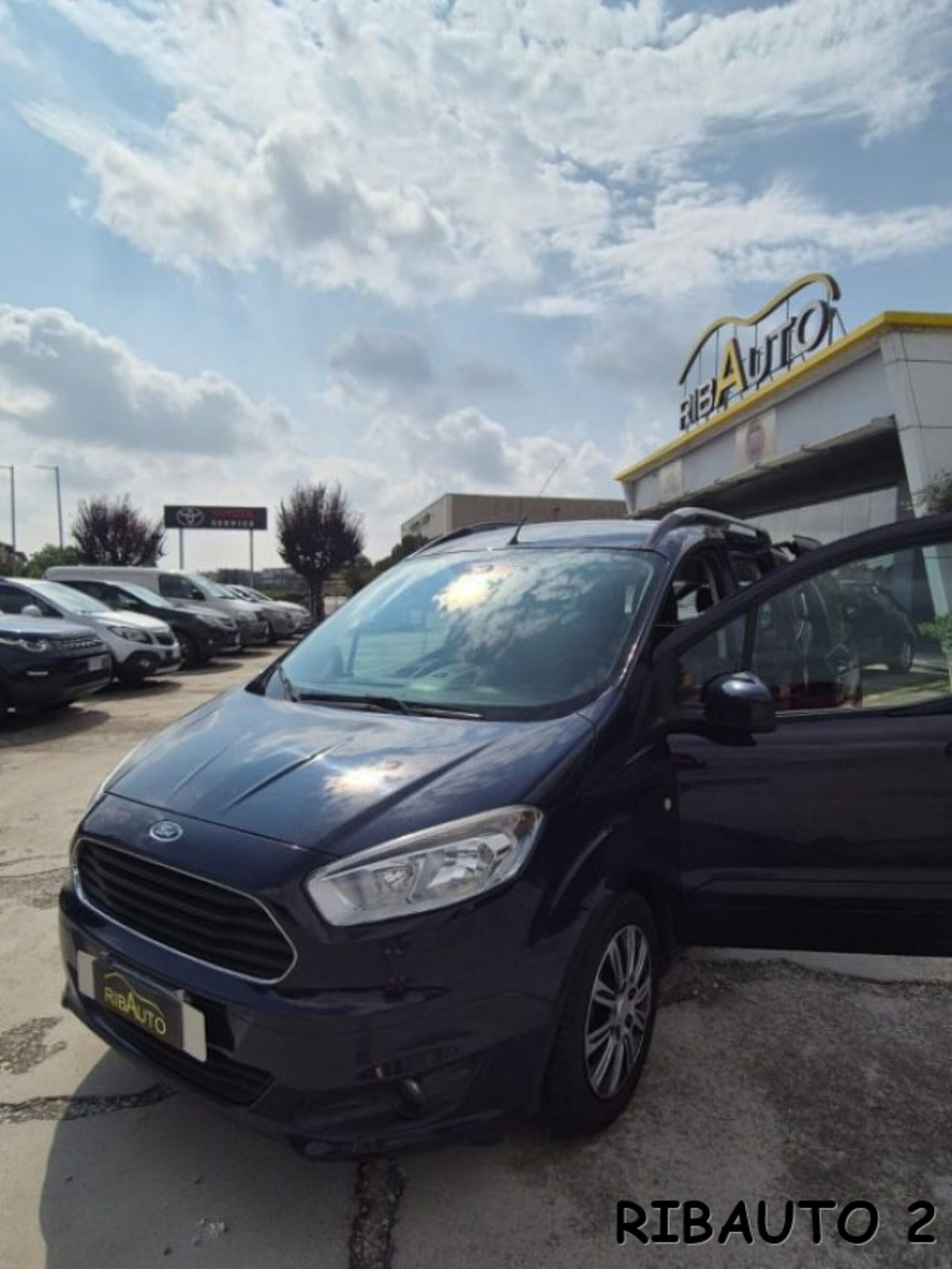 Ford Tourneo Courier 1.0 EcoBoost 100 CV Titanium (5)