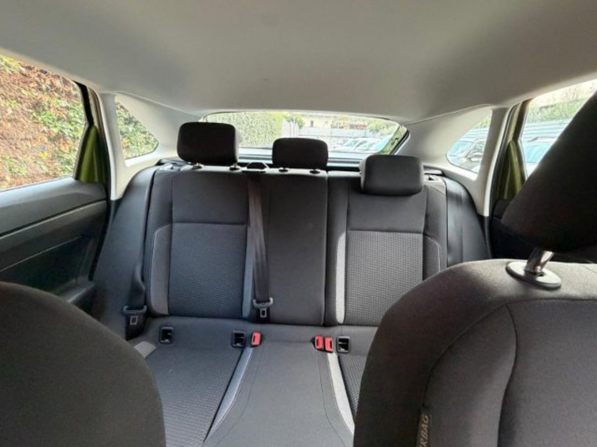 Volkswagen Taigo 1.0 TSI 110 CV Life (19)