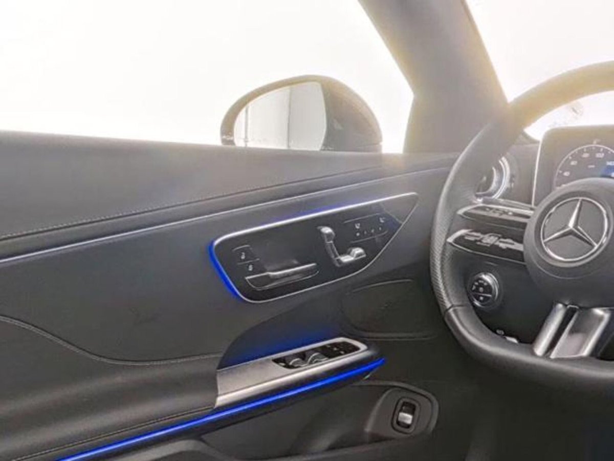 Mercedes-Benz CLE Cabrio 220 d AMG Line Premium Plus auto (8)