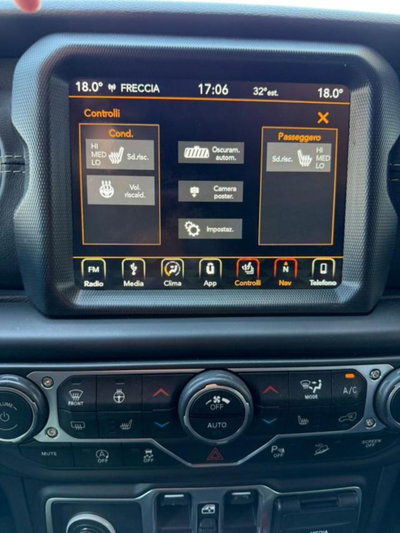Jeep Wrangler Unlimited 2.2 Mjt II Sahara (14)
