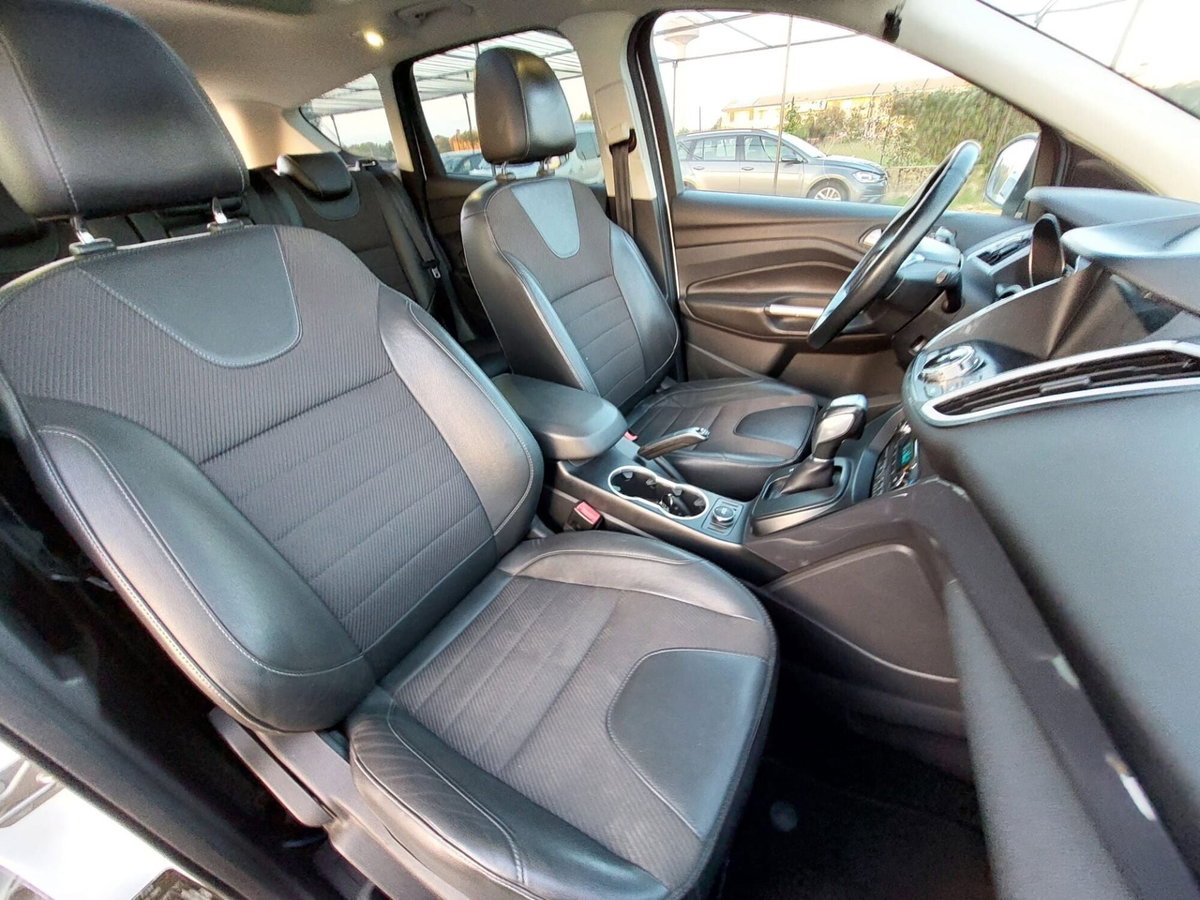 Ford Kuga 2.0 TDCI 150 CV S&S 4WD Powershift Titanium X (15)