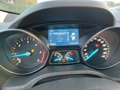 Ford Kuga 2.0 TDCI 150 CV S&S 4WD Powershift Titanium X (17)