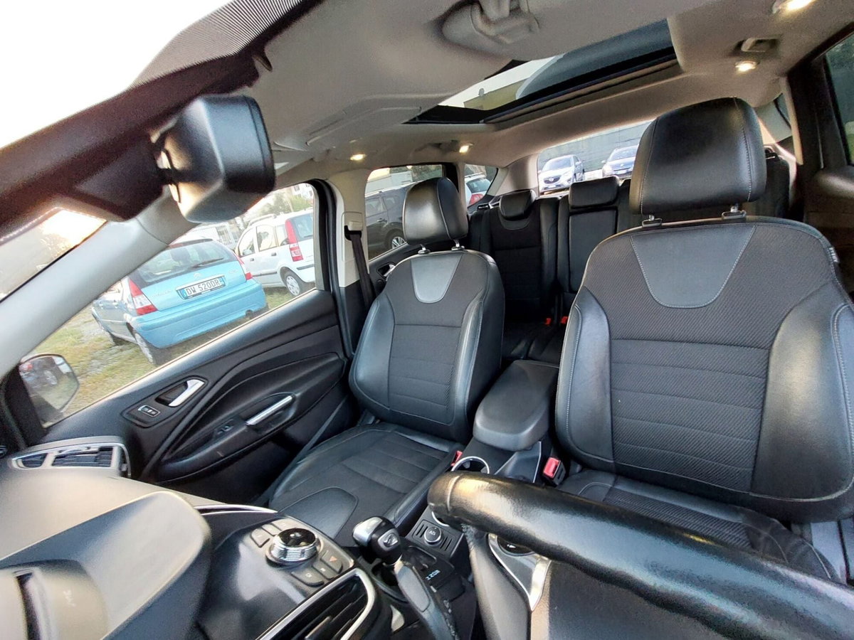 Ford Kuga 2.0 TDCI 150 CV S&S 4WD Powershift Titanium X (19)